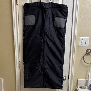 Briggs & Riley Tri-fold Black Travel Garment Bag. NWOT